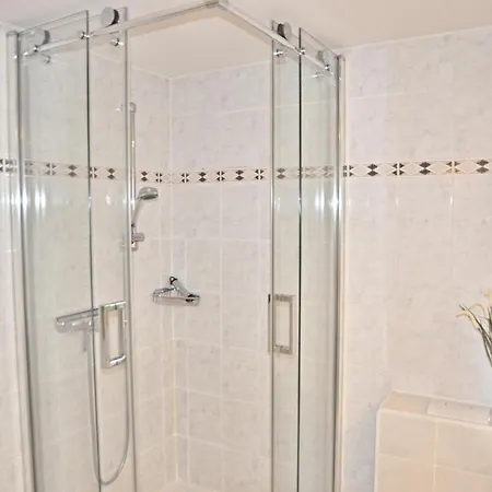 Strandhotel-17 Apartman *